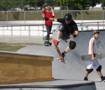 San Angelo Texas, Young people skateboarding at a skateboard park.