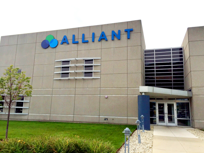 Alliant Credit Union building exterior.