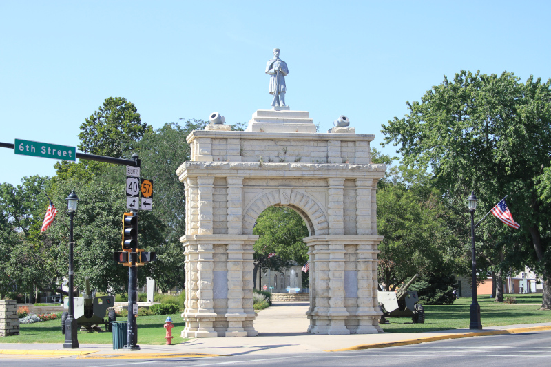 Junction City, Kansas Civil War Memorial arch