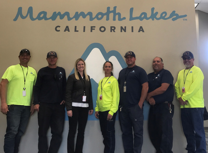 Mammoth Yosemite Airport - Mammoth Lakes, California